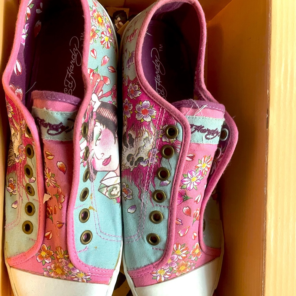 Vintage Ed Hardy Geisha/Skull Pink Size 7 Shoes